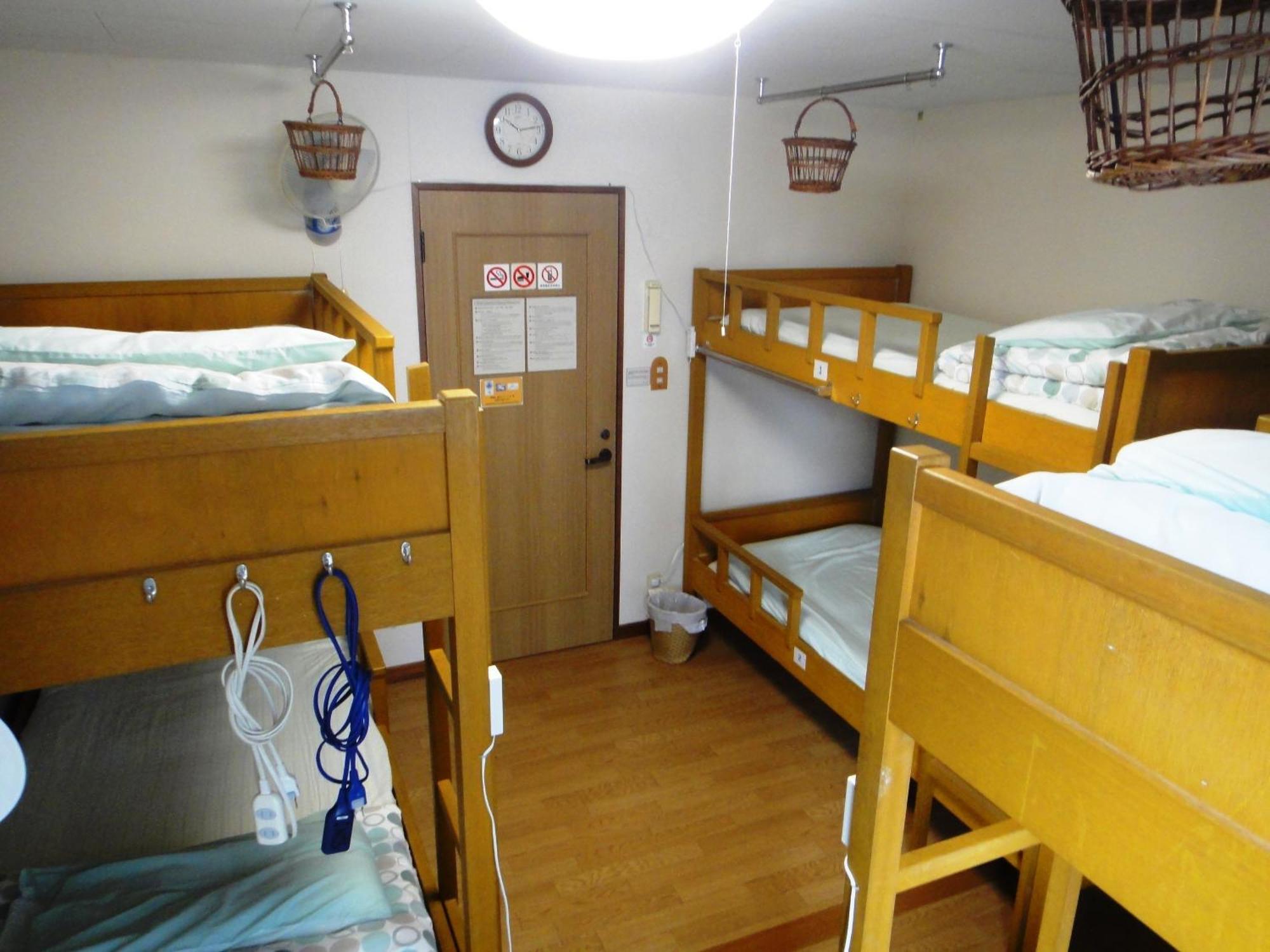 Backpackers Hostel Ino'S Place سابورو الغرفة الصورة